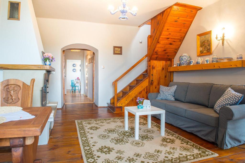 Posedenie v ubytovaní Apartament Fajansowy