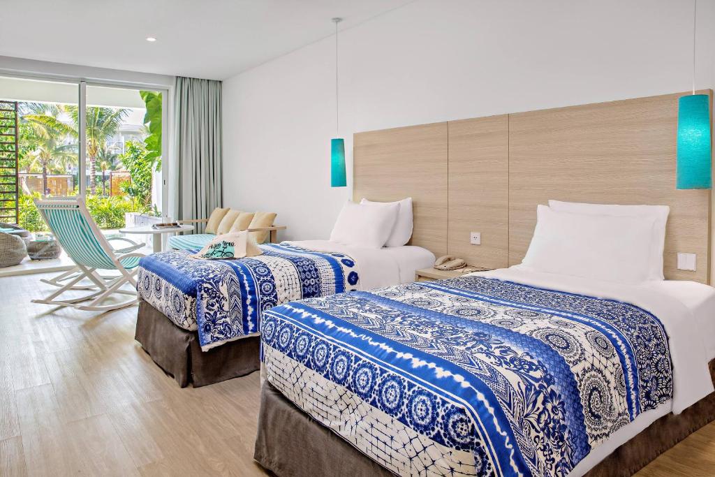 Phòng Superior Với Lối Dẫn Ra Hồ Bơi