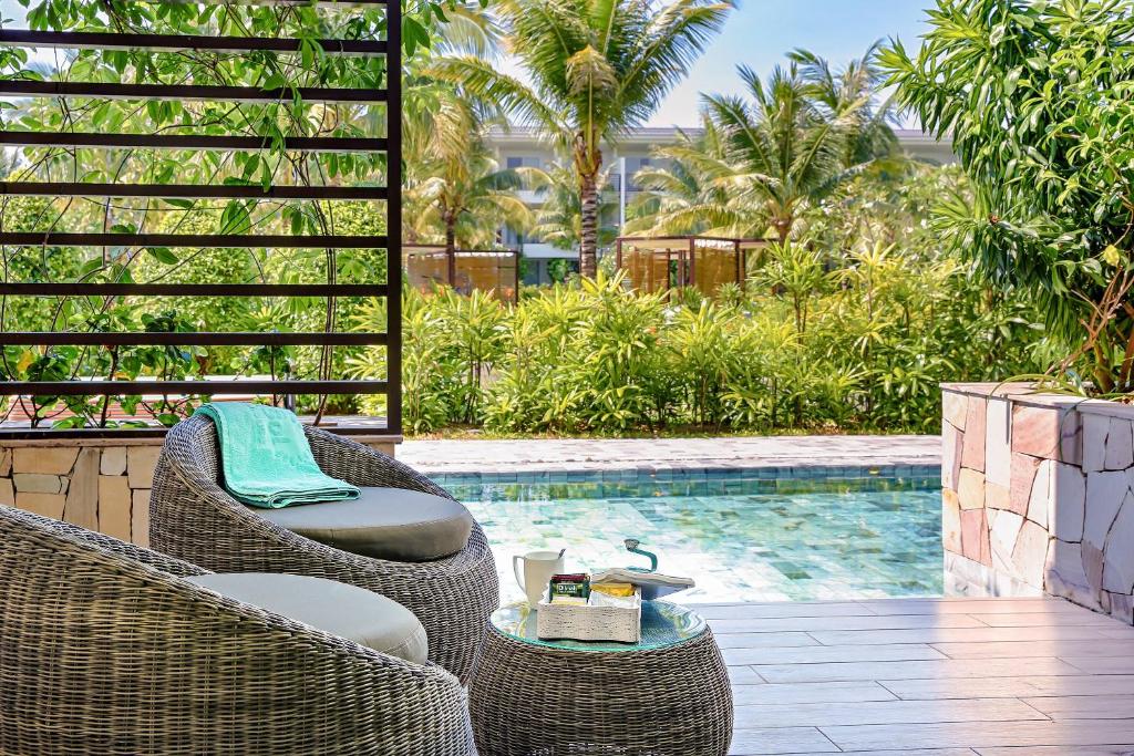 Phòng Superior Với Lối Dẫn Ra Hồ Bơi