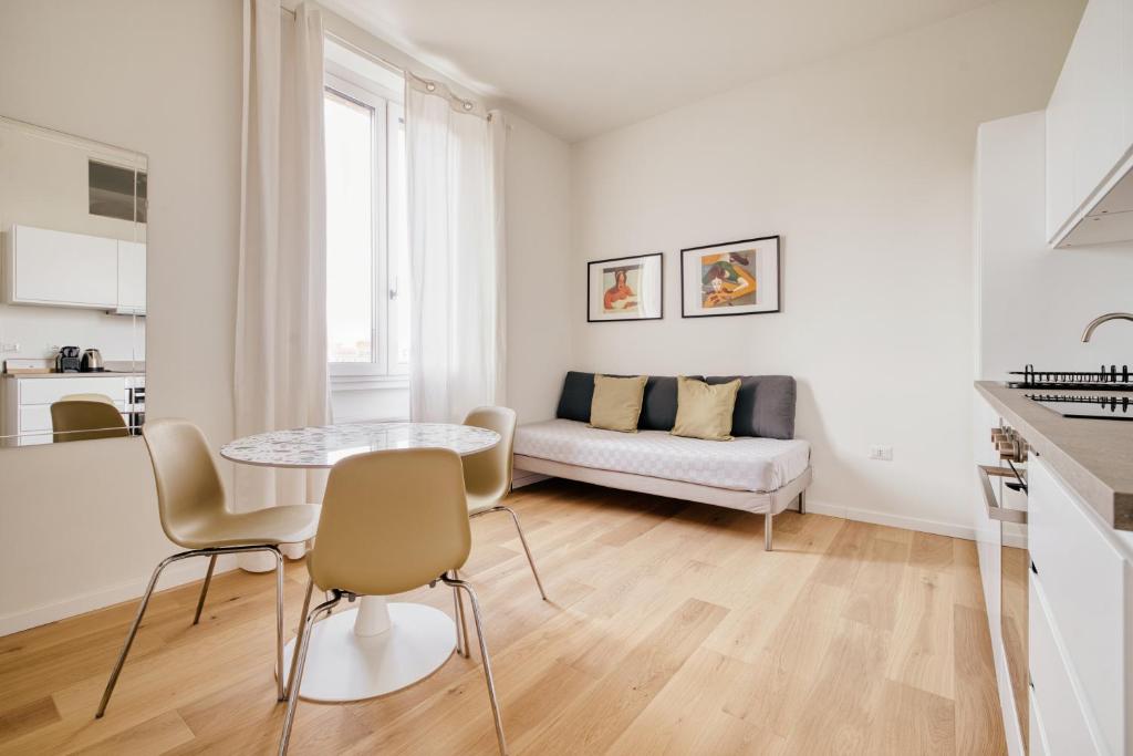 Just Urban Stays - Modern and Strategic 1-BR Flat B - Central Station