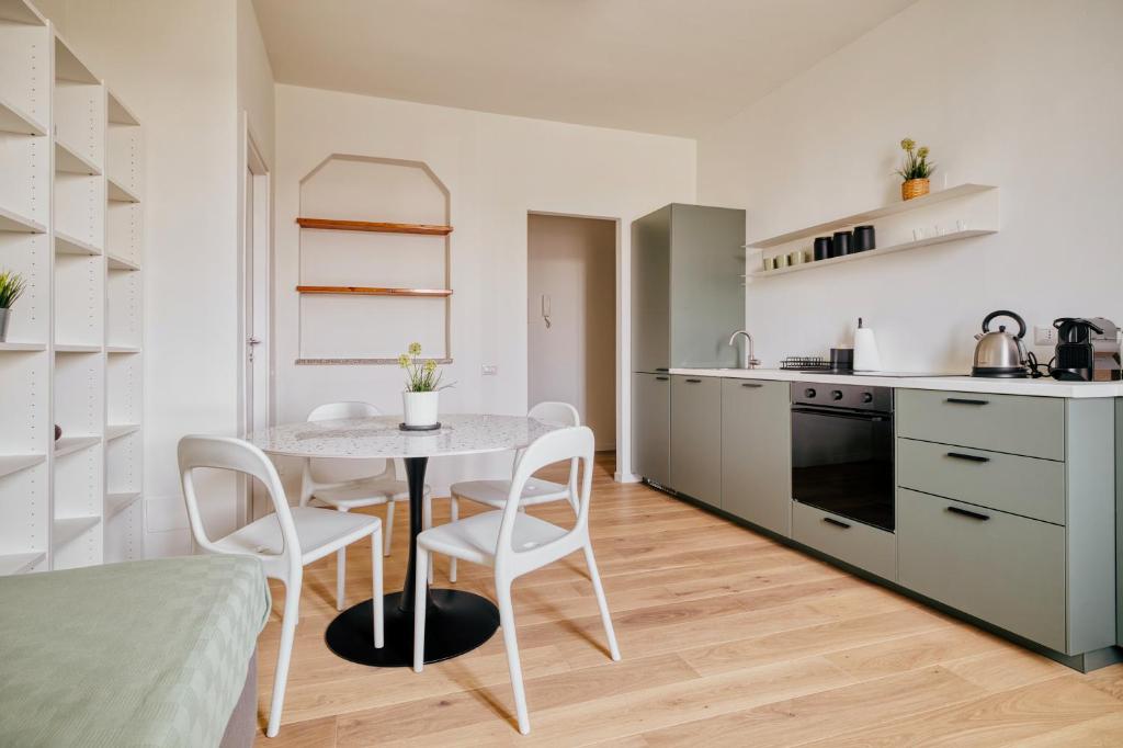 Just Urban Stays - Modern and Strategic 1-BR Flat C - Central Station