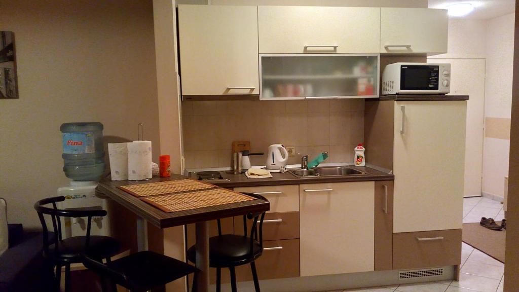 Apartment Viktor,parking - Apartamento Con Balcón