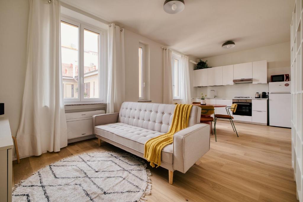 Just Urban Stays - Modern and Strategic 1-BR Flat D - Central Station
