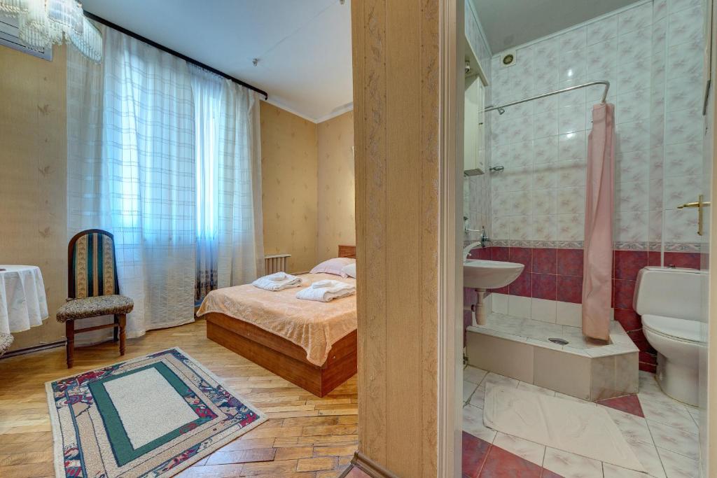 Koupelna v ubytování Aleksandria Hotel
