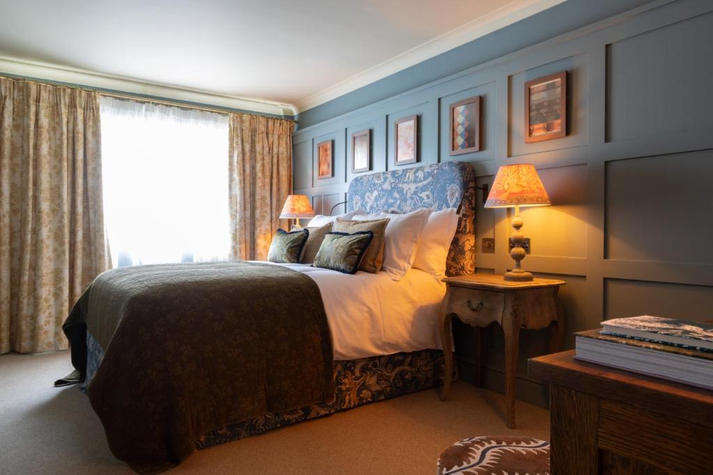 Potters Heron Hotel - 