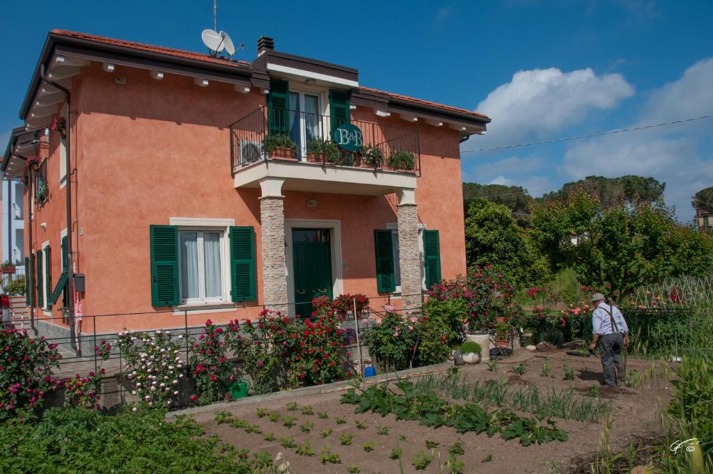 Vonkajšia záhrada v ubytovaní Guest House Arancia145
