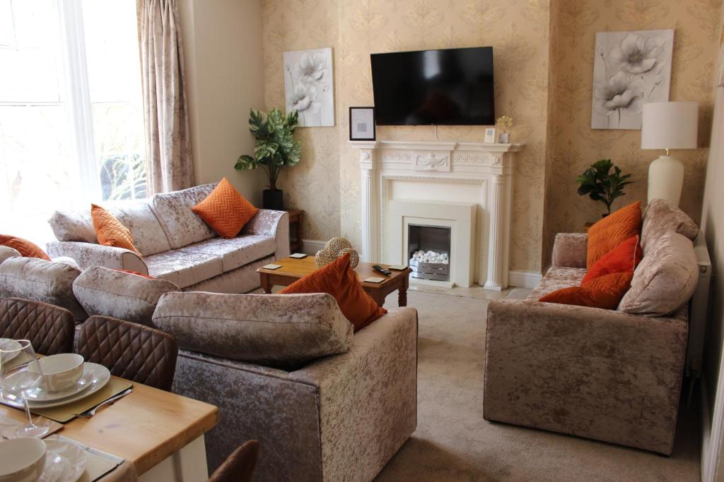 York Place Beautiful Apartment 5 Bedrooms Sleeps 9