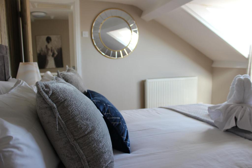 York Place Beautiful Apartment 5 Bedrooms Sleeps 9 - Apartment