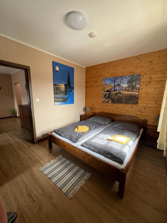 Wellness hotel - Viktorka, herecký dům - エキストラベッド付きダブルルーム