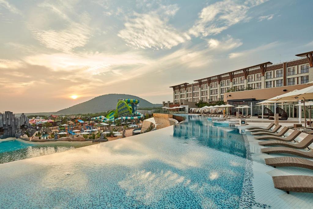 Shinhwa Jeju Shinhwa World Hotels