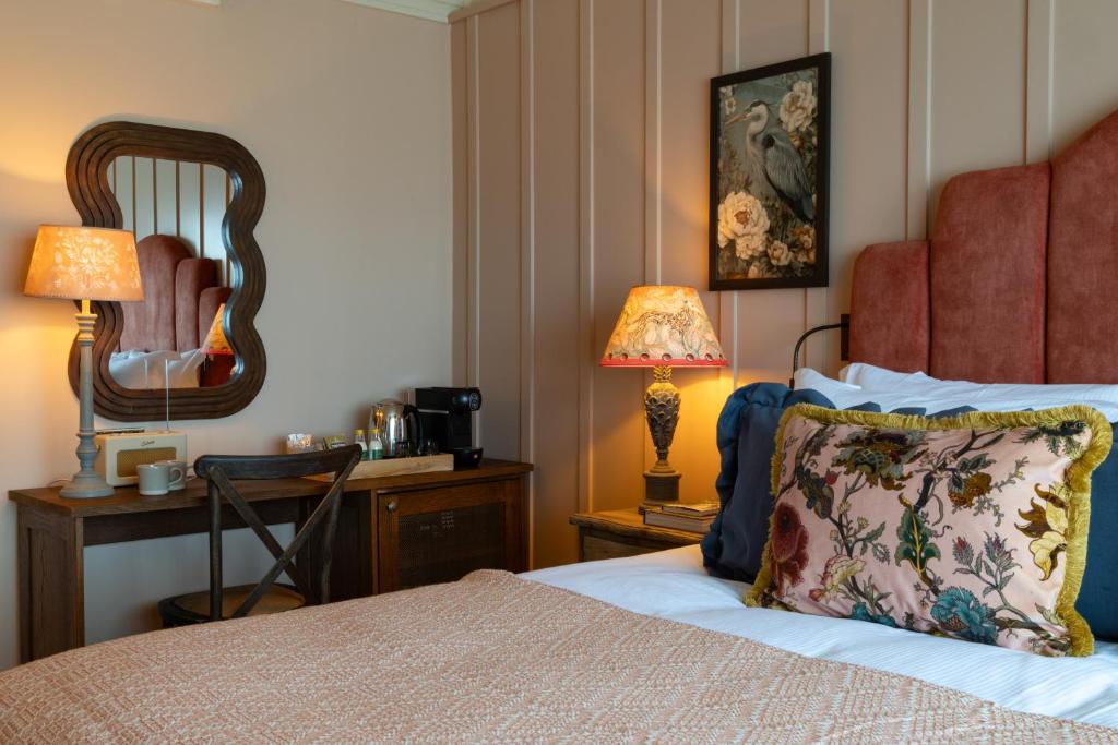 Potters Heron Hotel - 