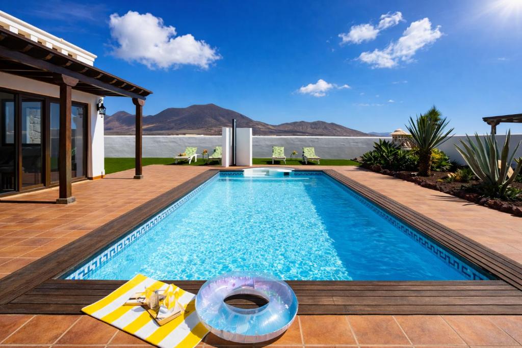 Villa MontañaBlanca Private Heated Pool & Stunning Views