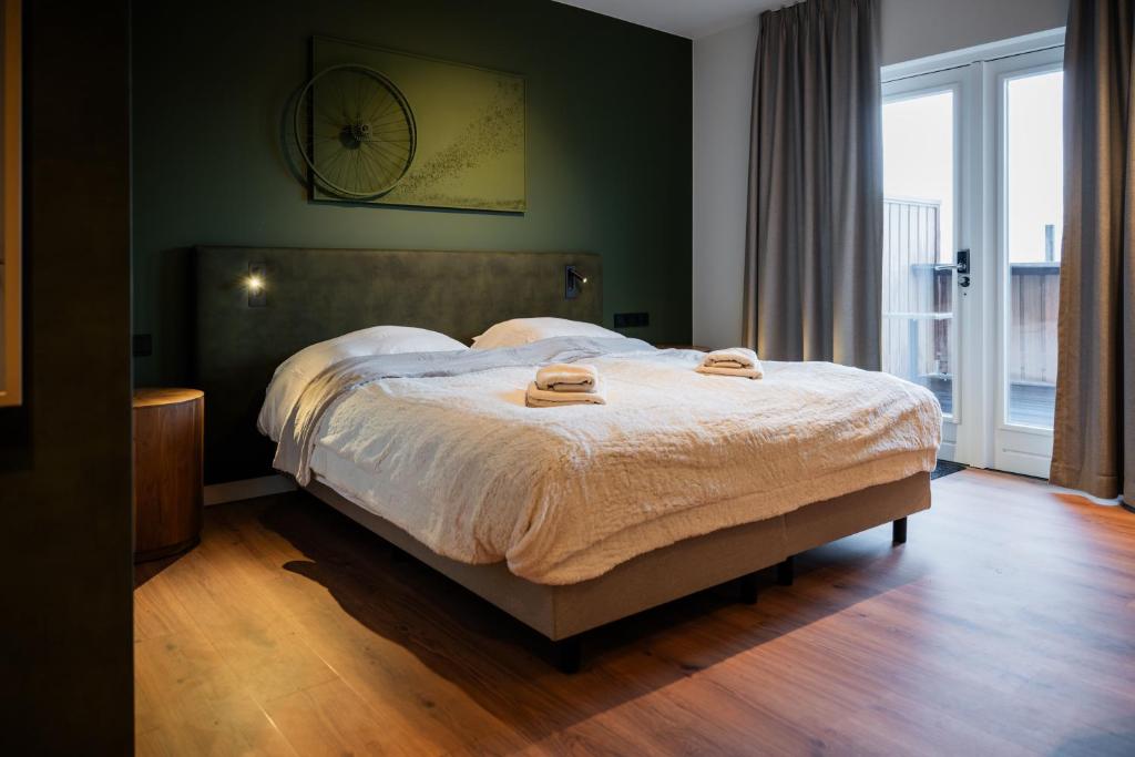 Hotel Biedeboom - Deluxe Tweepersoons- Of Twinkamer Met Uitzicht Op De Tuin