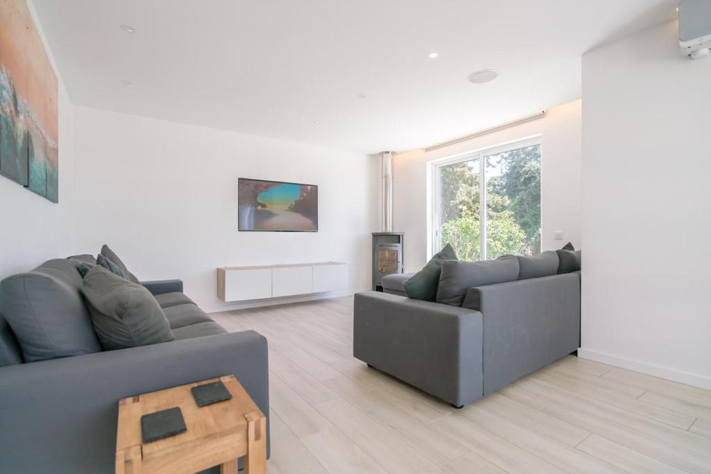 Spacious villa with pool, hot tub and large garden