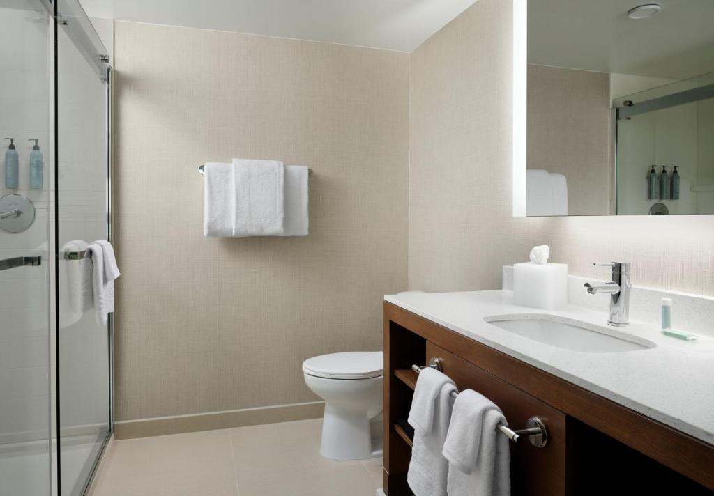 Beach Residence Inn by Marriott Ventura Beach - Standaard King Studio Suite Met Slaapbank
