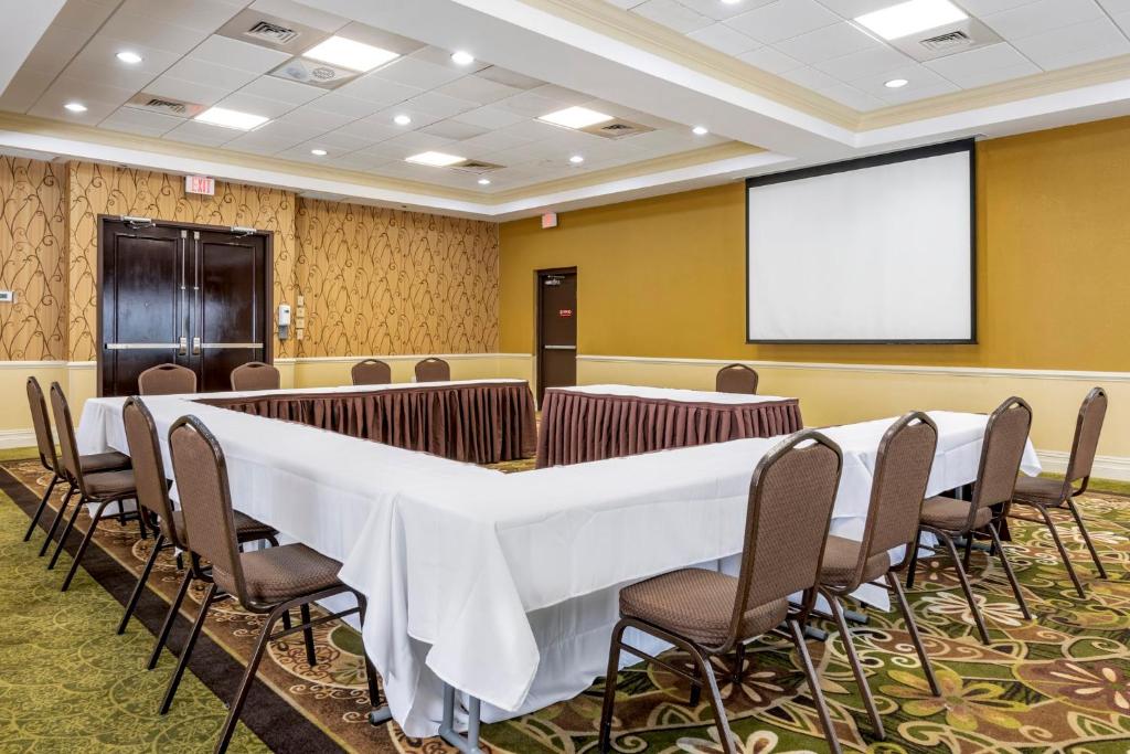 Holiday Inn Resort Orlando - Lake Buena Vista by IHG photo