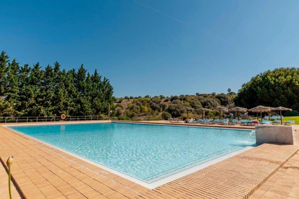 T2 Renovado | Piscina & Garagem | Marina Park