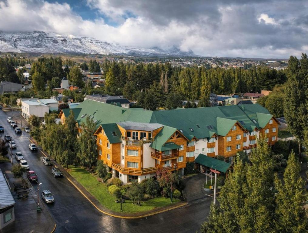 Hotel surrounded by Andes mountains near the city center of El Calafate