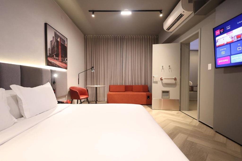 Radisson RED Ibirapuera photo