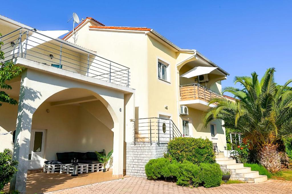 Sunside Apartments