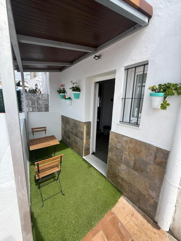 estudio con terraza