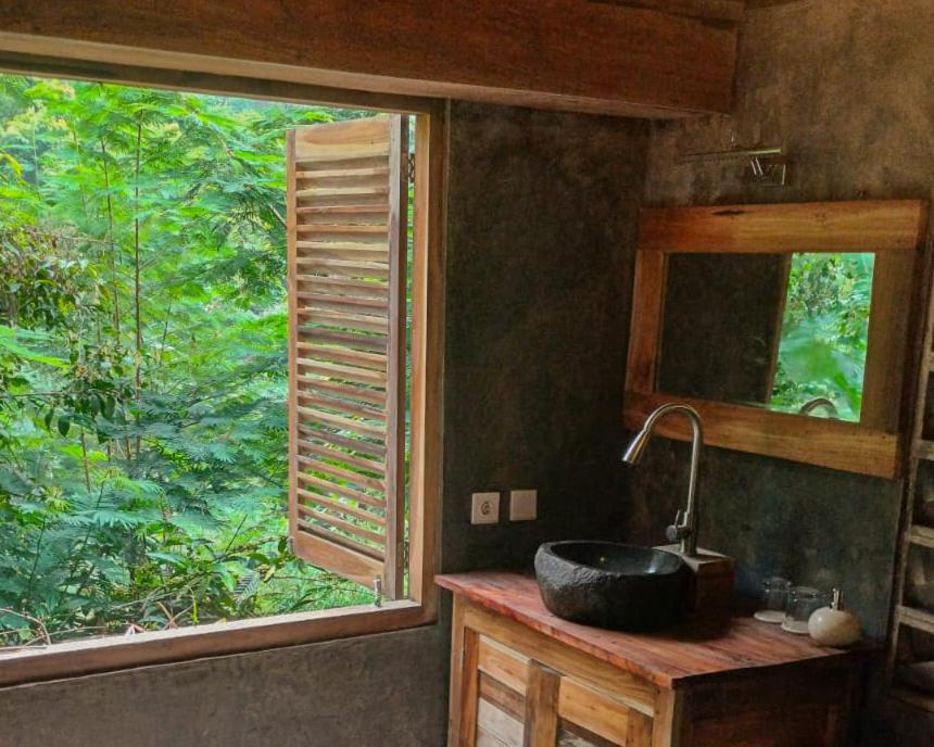 Munduk Umah Cabin - One-Bedroom Chalet