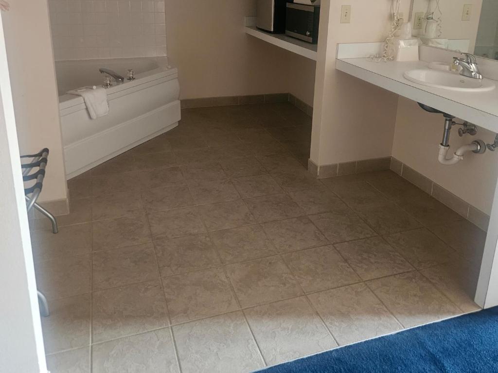 Western Executive Inn photo