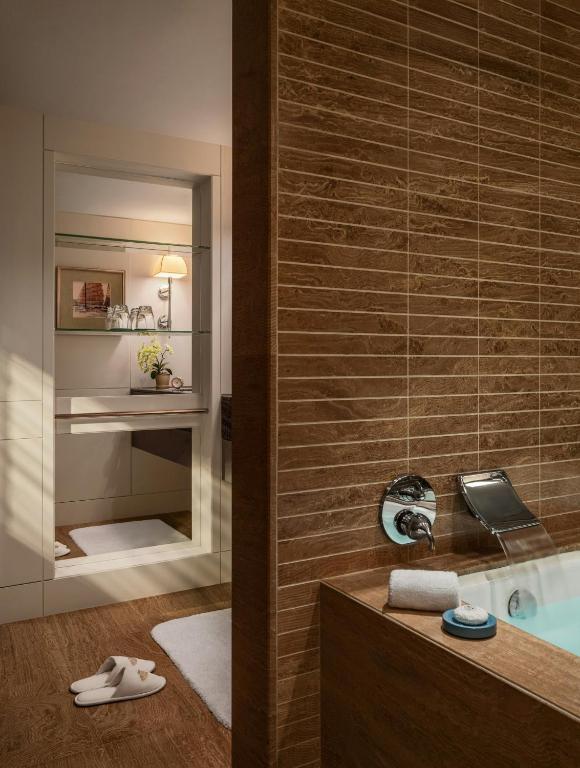 Mandarin Oriental, Hong Kong photo 2
