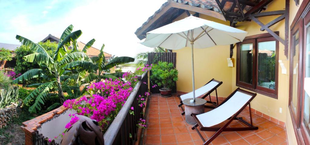 Bungalow Nhìn Ra Vườn