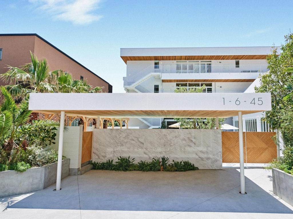 Weekend House