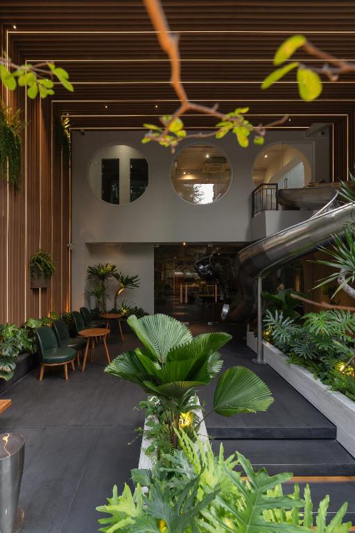 MEANDER Saigon 3