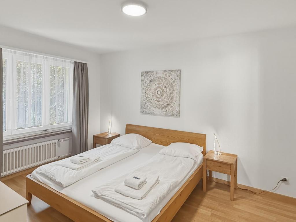 Beautiful, quite and very central 2 bedroom flat (Sky6)