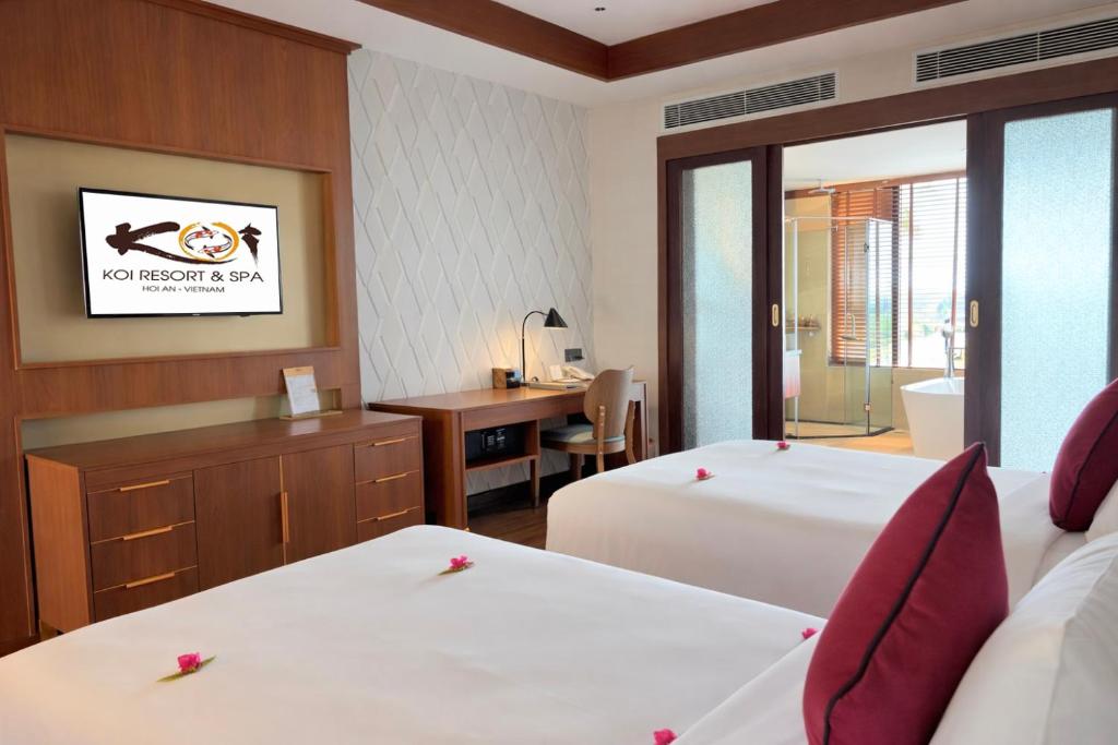 Red Lantern Suite