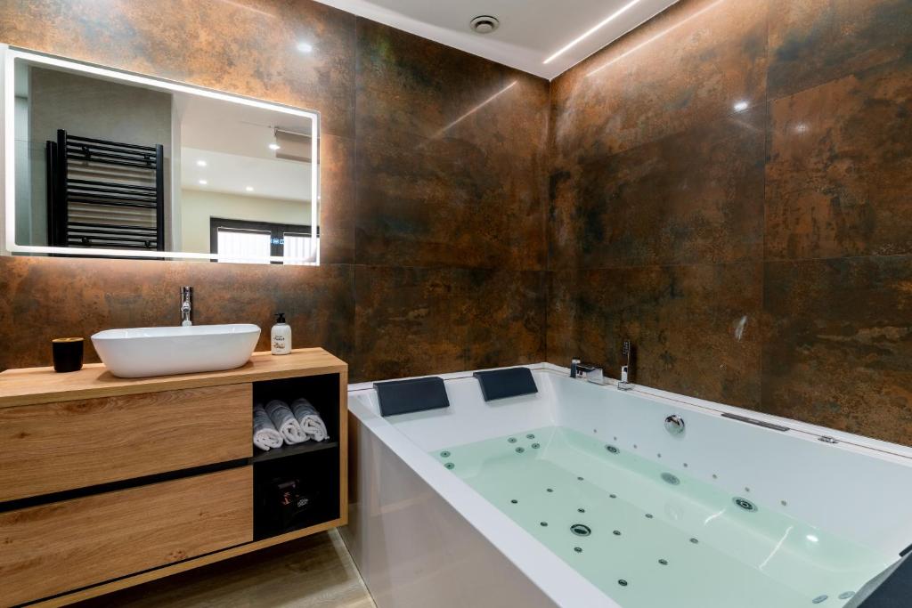 FL1 Las flores 1 Jacuzzi Sevilla en pareja