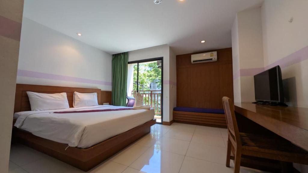 فضای داخلی Chana Phuket Patong Hotel در پوکت - تصویر ۳