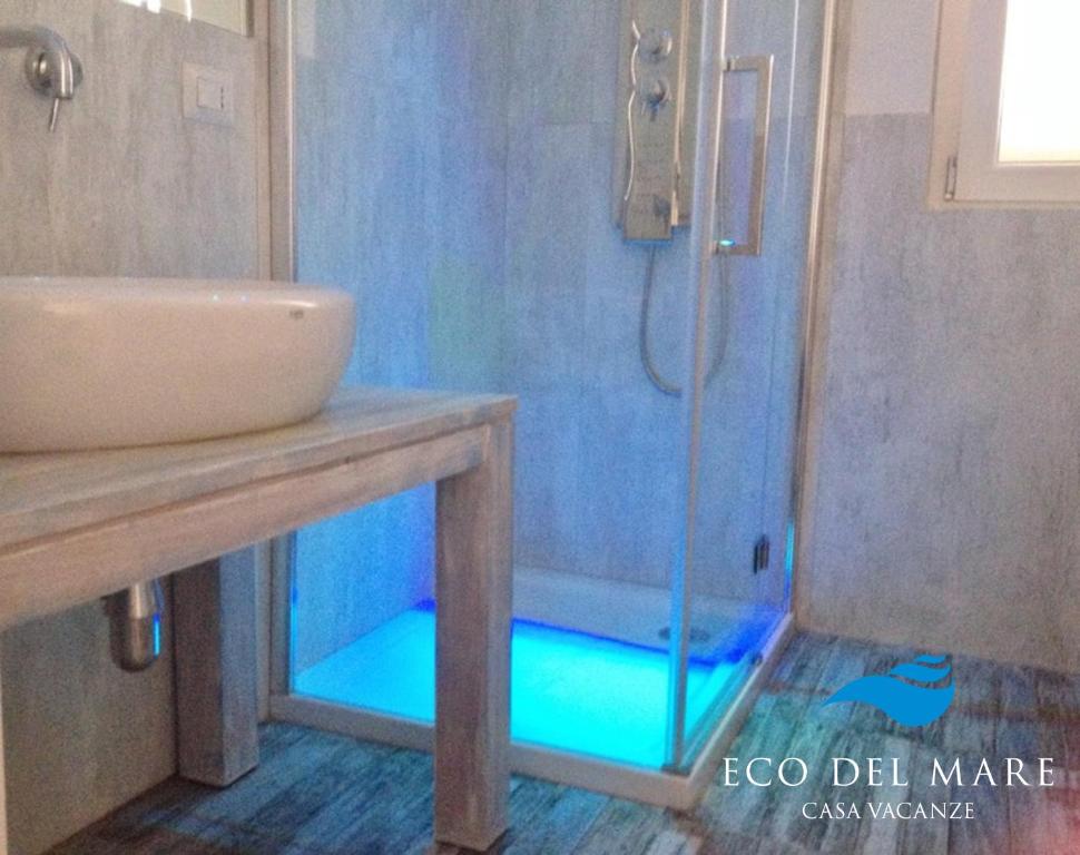 A bathroom at Eco del Mare