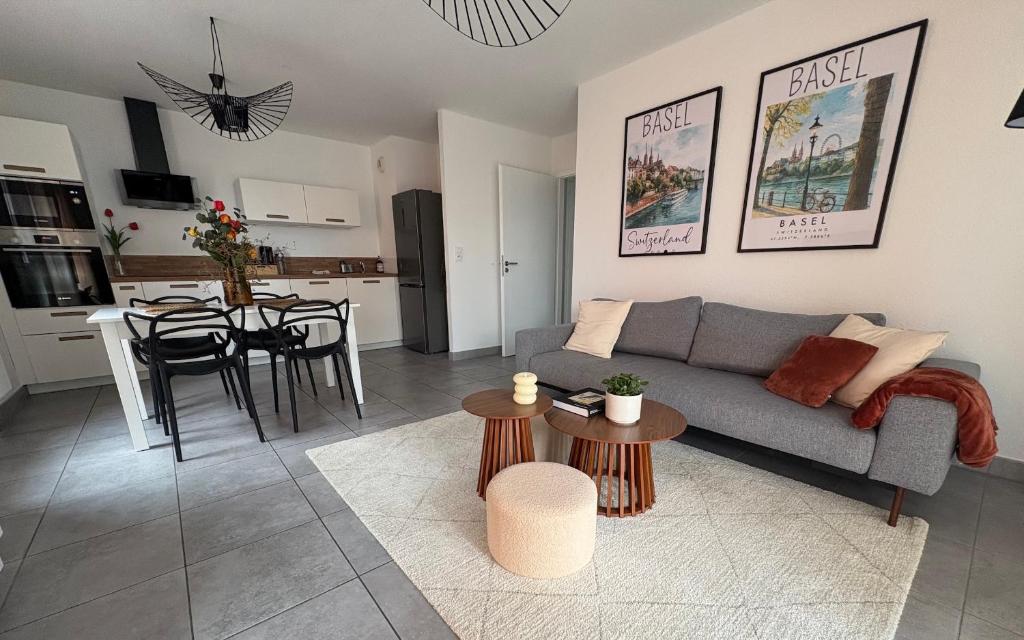 Bright Apartment 5 min from BASEL with Balcony & Free Private Parking – photo 2