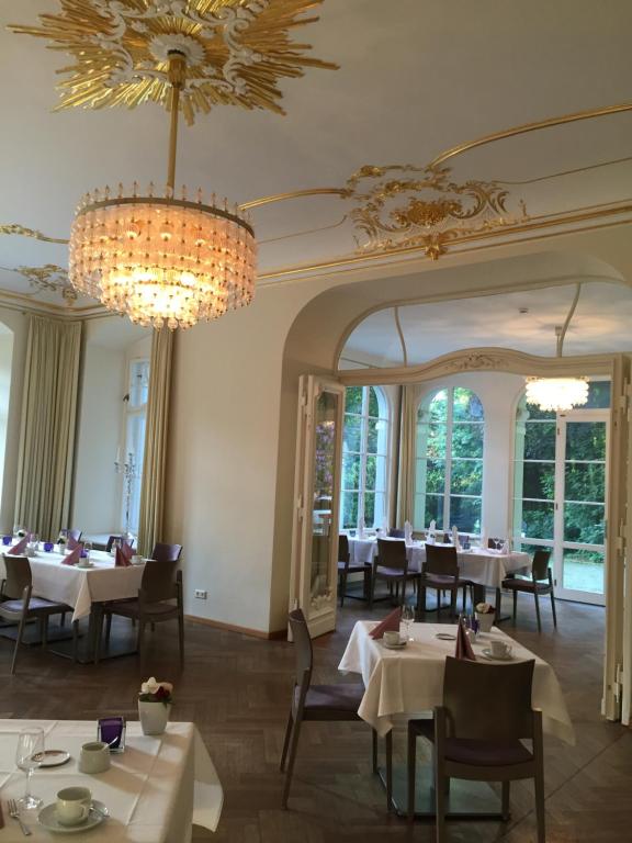 Restaurace v ubytování Hotel Schloss Rabenstein