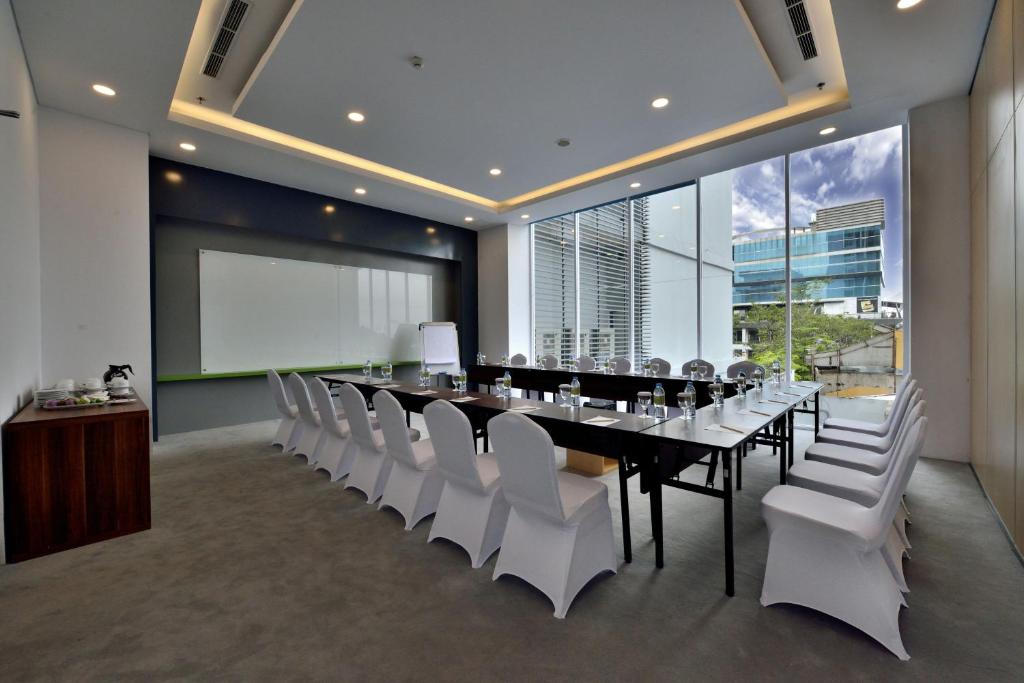 Konferenční prostory v ubytování Whiz Prime Hotel Sudirman Pekanbaru