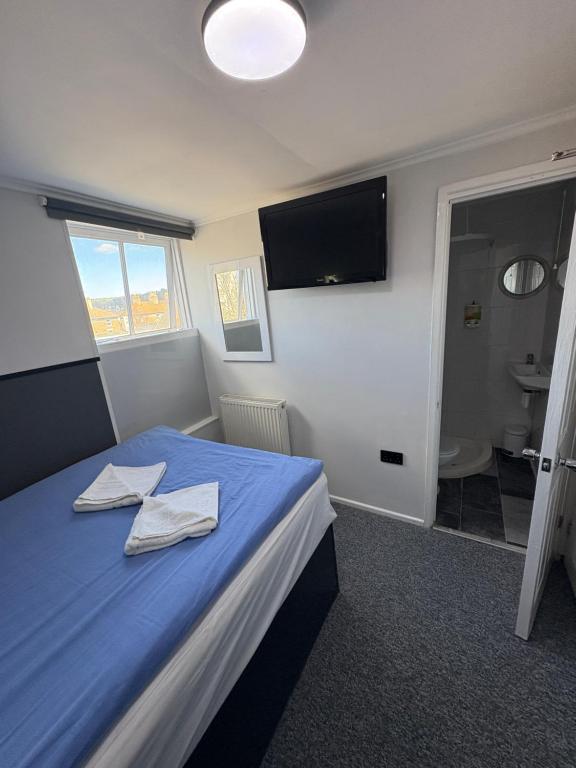 Alma House - Double Room With Private Bathroom