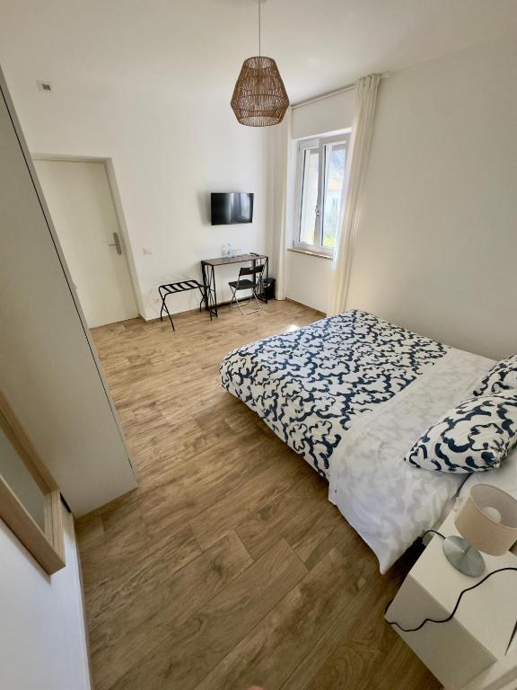 Pennadomo Climbing House - Double Room With Private Bathroom