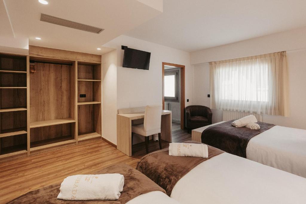 La Trobada Hotel Sport - Family Room