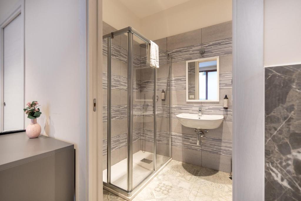 Suebi Central - Deluxe Rooms & Family Suites - Camera Familiare Con Terrazza