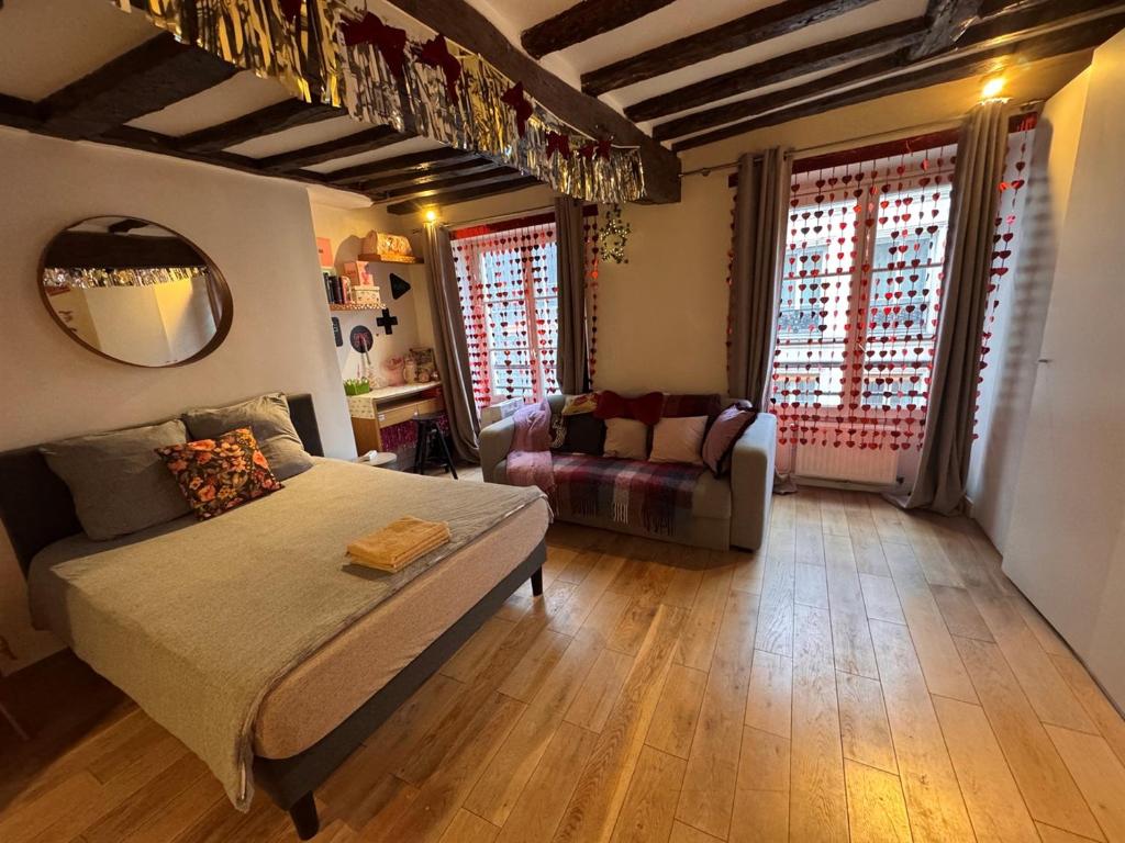 1 Cozy Studio in Historic 3rd Arr Near Metro