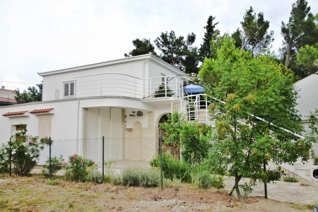 Apartments with parking space Starigrad, Paklenica - 25429
