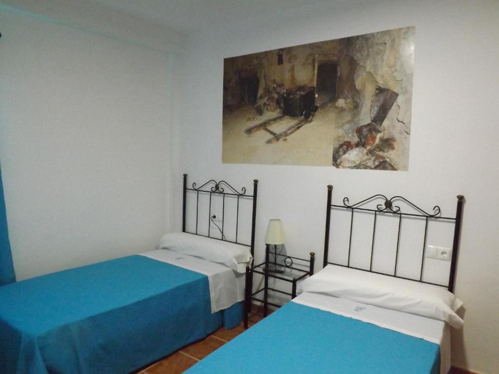 Casa Rural ENTRESIERRAS - Habitación Gemela Con Baño Privado
