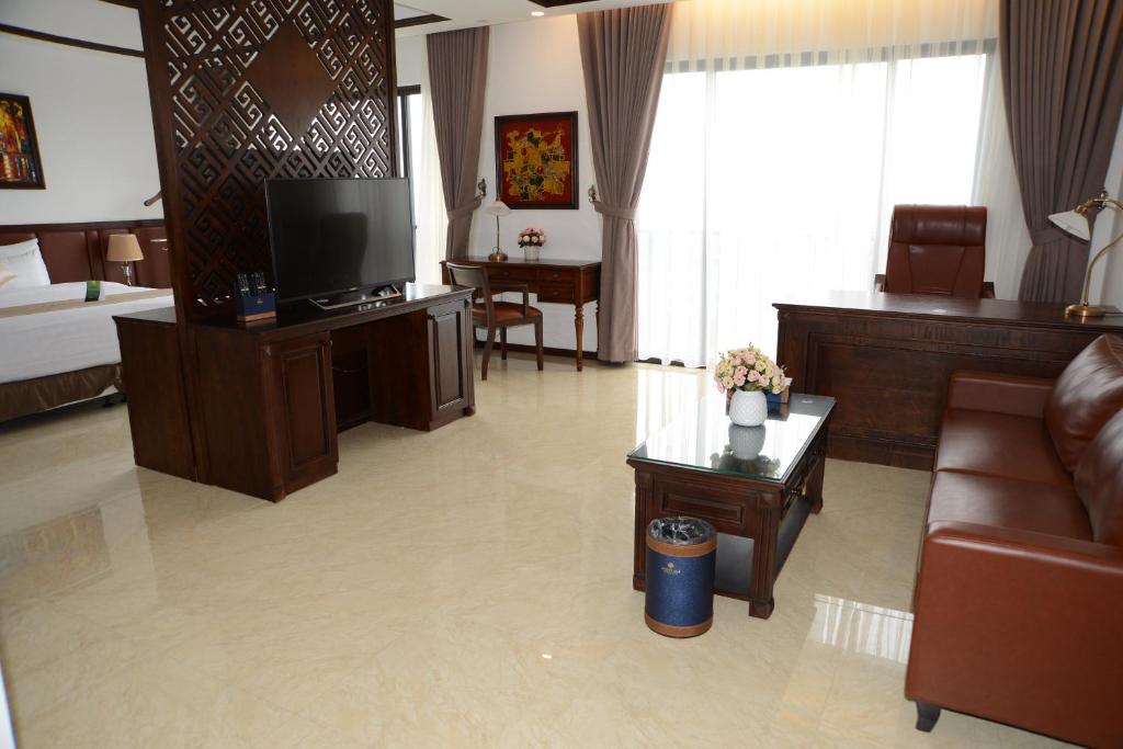 Westlake Hotel & Resort Vinh Phuc - Deluxe Suite