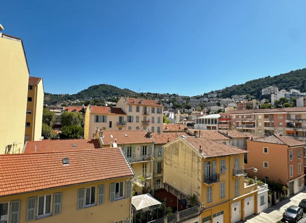 Charmant Studio dans une résidence étudiante proche du port de Nice