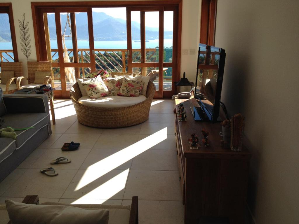  Casa de Luxo em Ilhabela vista para o Mar - Condominio Yacamin- Praia do Curral