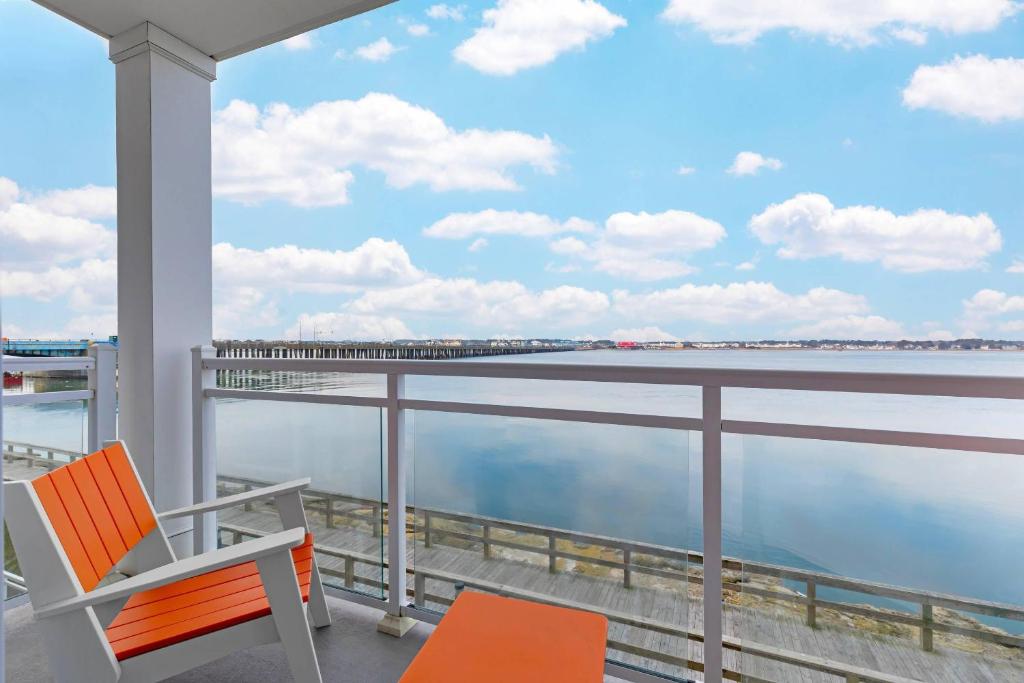 Cambria Hotel Ocean City - Bayfront - 